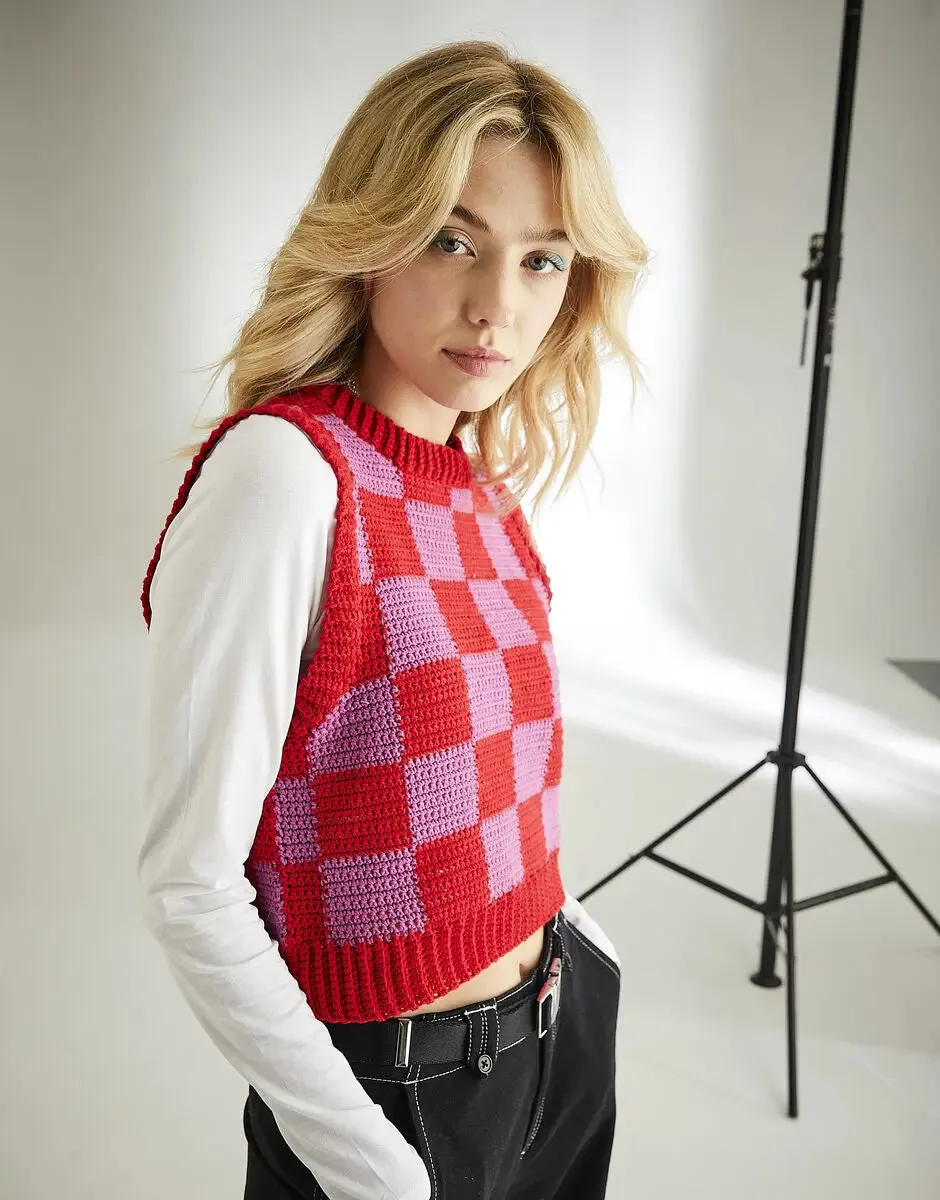 Sirdar - Vest in DK - Crochet Pattern 10577